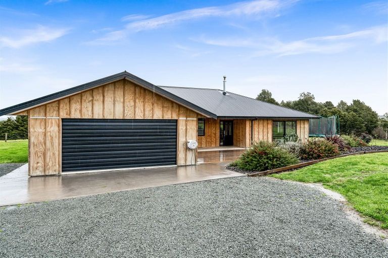 Photo of property in 366 Gumtown Road, Te Kamo, Kamo, 0185