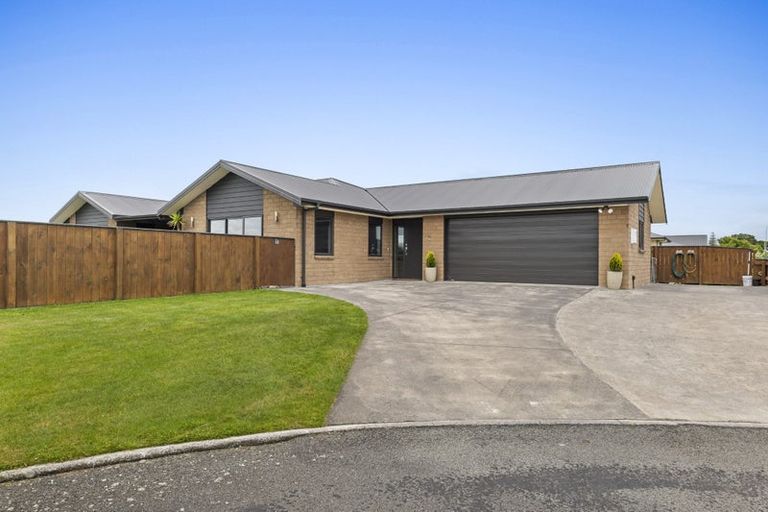 Photo of property in 12 Nikau Place, Hawera, 4610