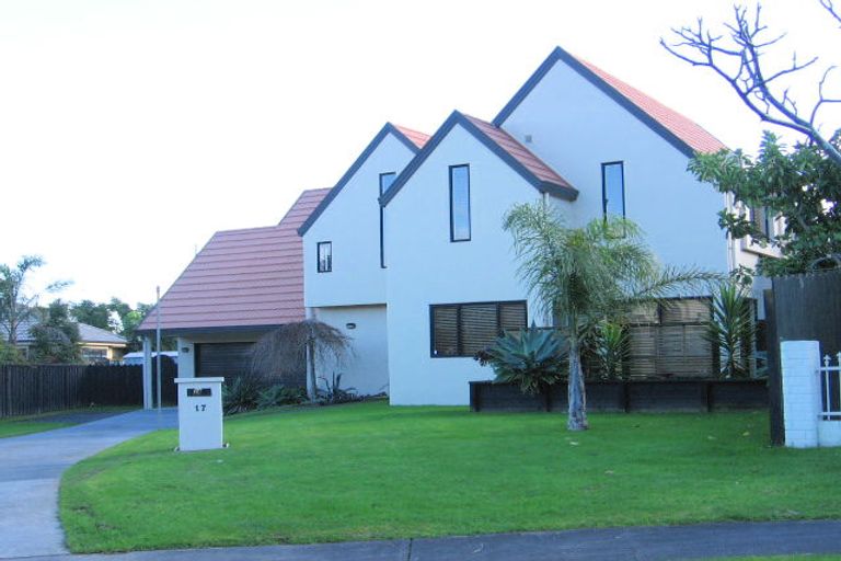 Photo of property in 17 Artesia Close, Shamrock Park, Auckland, 2016