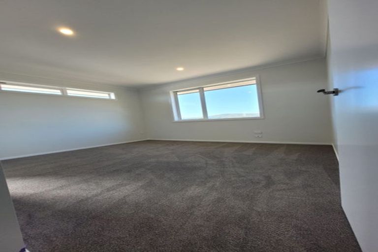 Photo of property in 16 Topsail Way, Whitby, Porirua, 5024