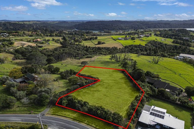 Photo of property in 13 Vaughans Road, Okura, Albany, 0792