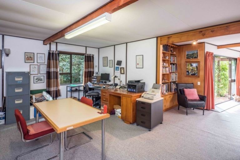 Photo of property in 40 Ngarara Road, Waikanae, 5036