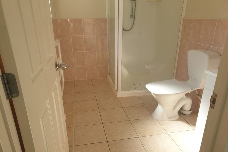 Photo of property in 8 Shah Place, Glen Eden, Auckland, 0602