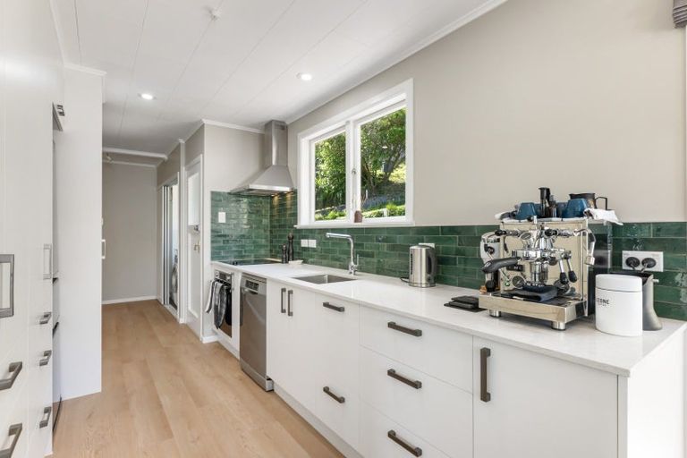 Photo of property in 16 Spicer Place, Tawa, Wellington, 5028