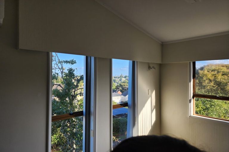 Photo of property in 43 Girrahween Drive, Totara Vale, Auckland, 0629