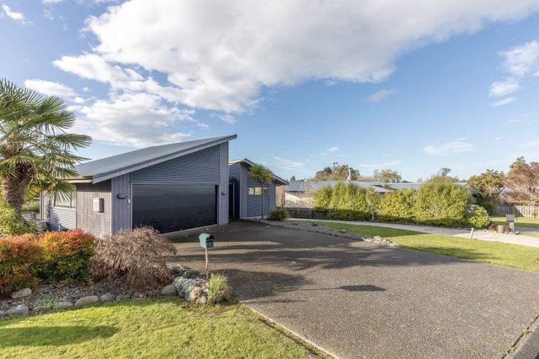 Photo of property in 3 Abbot Avenue, Waipawa, 4210