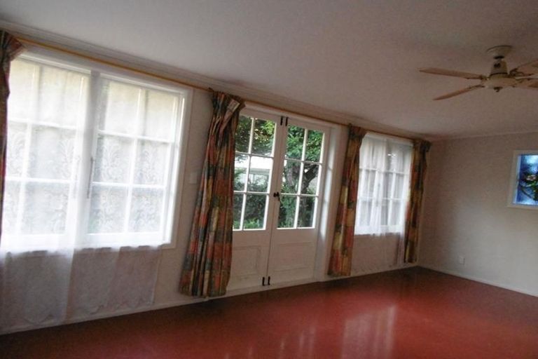 Photo of property in 8 Merchant Avenue, Te Atatu South, Auckland, 0610