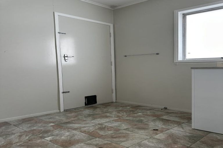 Photo of property in 12 Halberg Street, Papakura, 2110