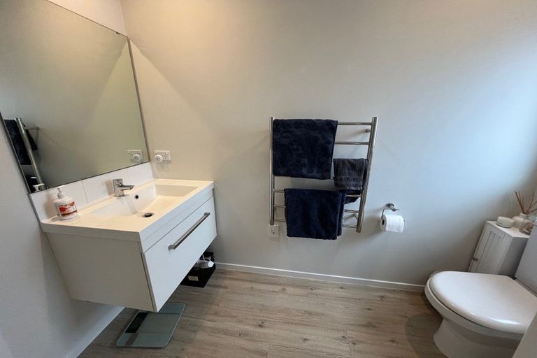 Photo of property in 8 Ruhanui Lane, Pakuranga Heights, Auckland, 2010