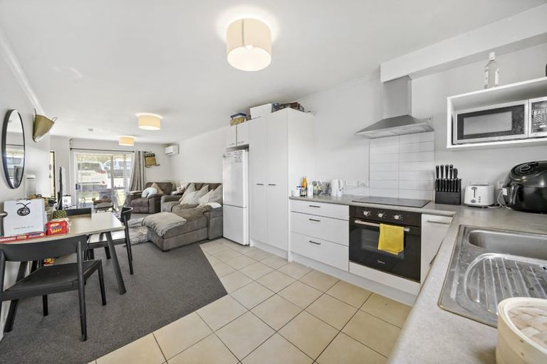 Photo of property in 18/94 Glengarry Road, Glen Eden, Auckland, 0602