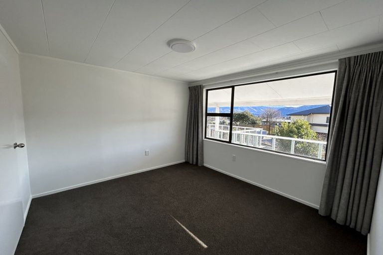 Photo of property in 71 Manuka Crescent, Wanaka, 9305