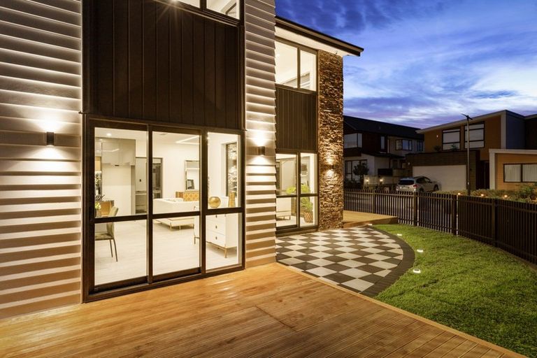 Photo of property in 5 Tai Crescent, Hobsonville, Auckland, 0616