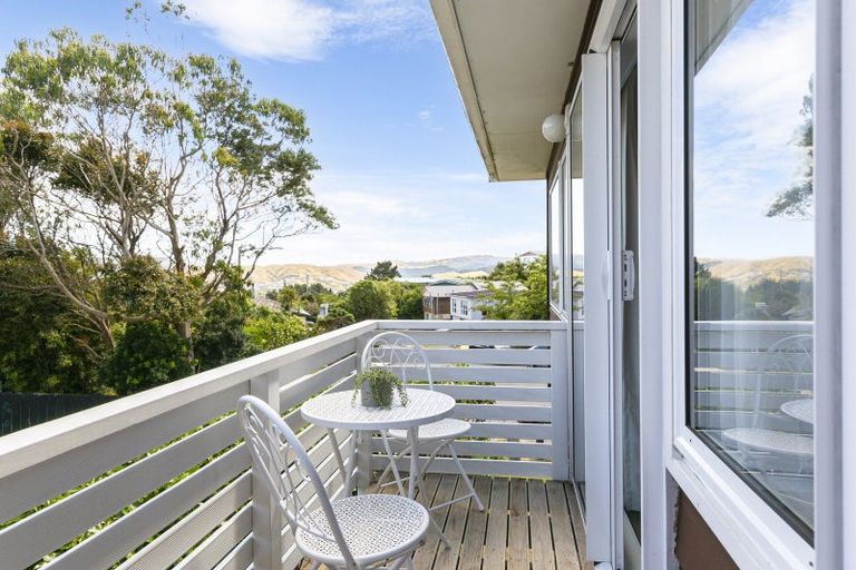 Photo of property in 15f1 Bloomsbury Grove, Newlands, Wellington, 6037