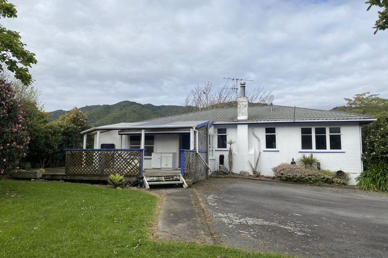 Photo of property in 22 Main Road, Waikanae, 5036