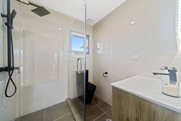 Photo of property in 12c Hill Crescent, New Lynn, Auckland, 0600