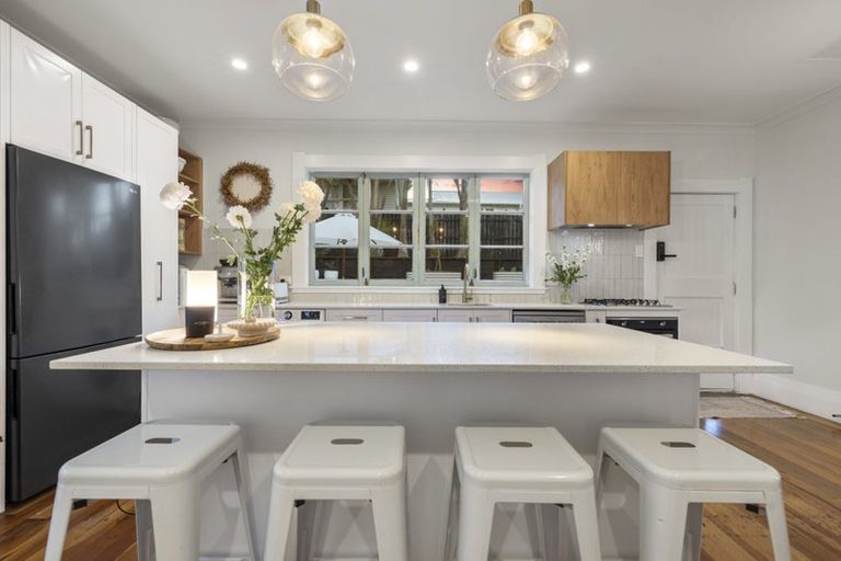 Photo of property in 55 Chislehurst Street, Henderson, Auckland, 0612