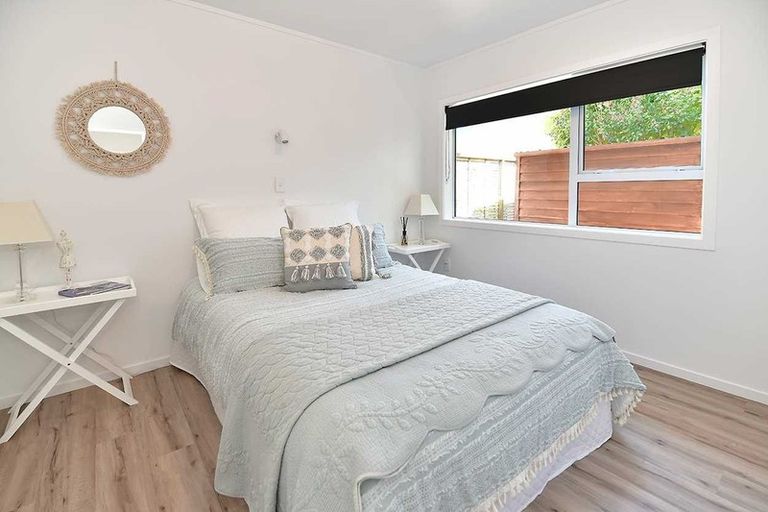 Photo of property in 1/70 Florence Avenue, Orewa, 0931