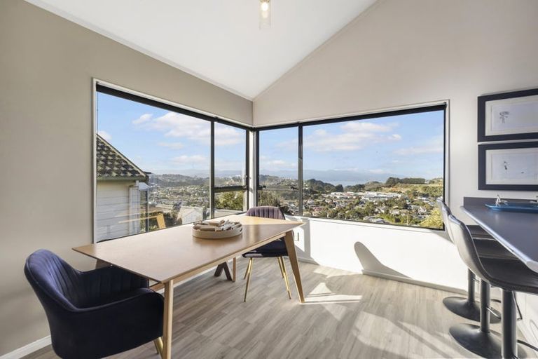 Photo of property in 7 Meadowcroft Grove, Johnsonville, Wellington, 6037