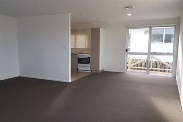 Photo of property in 24a/1 Waimumu Road, Massey, Auckland, 0614