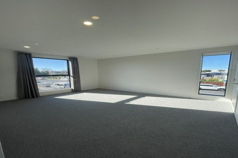 Photo of property in 1/27 Division Street, Riccarton, Christchurch, 8041