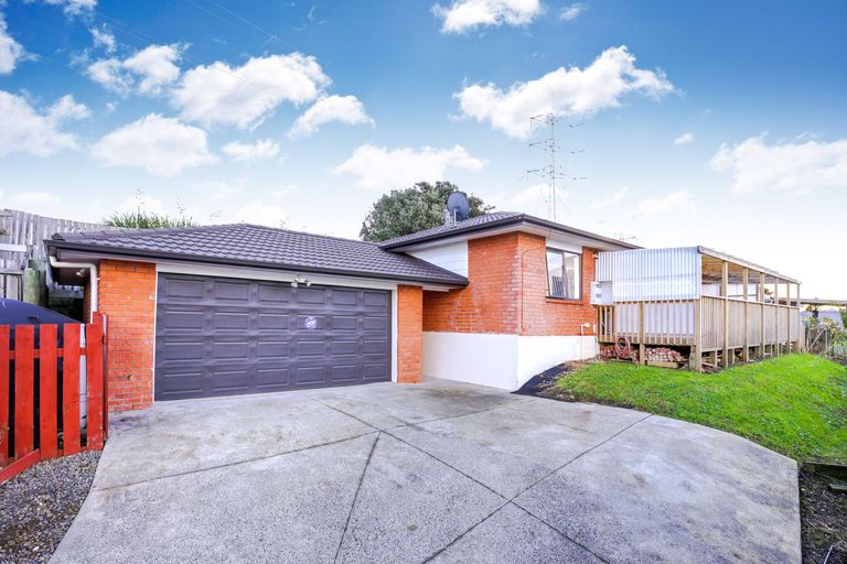 Photo of property in 20 Exotic Place, Massey, Auckland, 0614