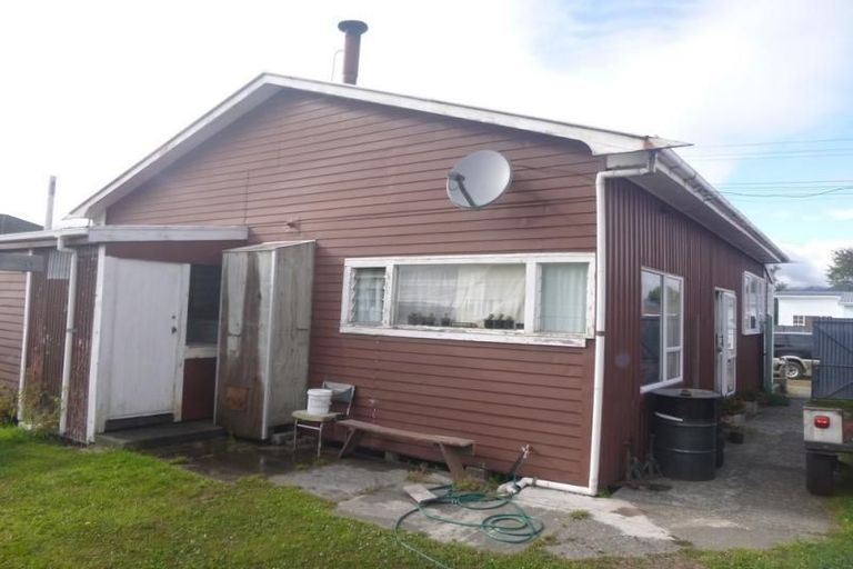 Photo of property in 19 Fonblanque Street, Westport, 7825