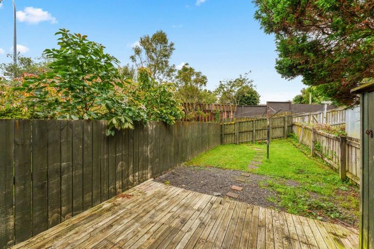 Photo of property in 2/264 Grounsell Crescent, Belmont, Lower Hutt, 5010