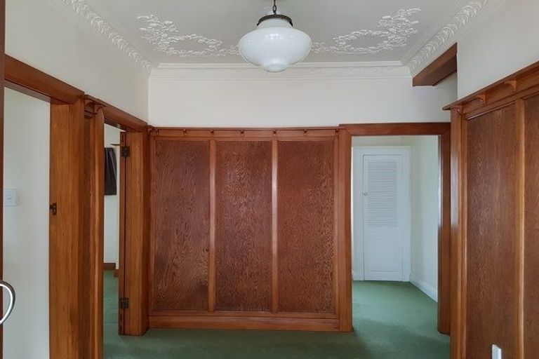 Photo of property in 54a Ferry Street, Seatoun, Wellington, 6022