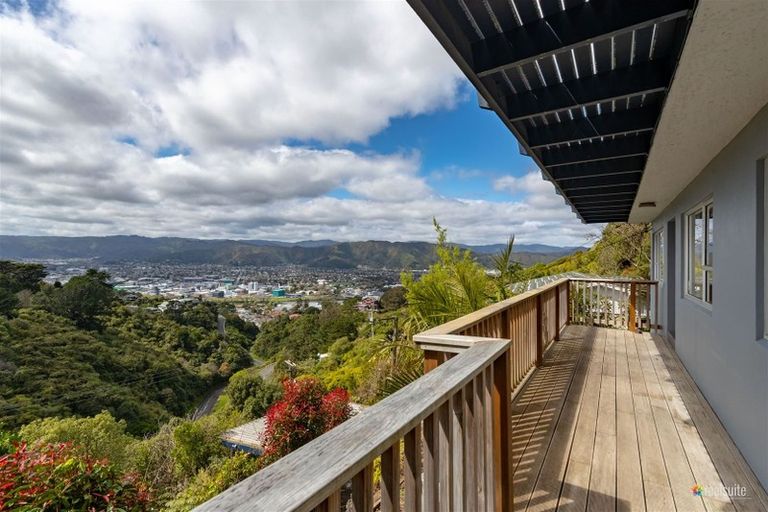 Photo of property in 91 Miromiro Road, Normandale, Lower Hutt, 5010