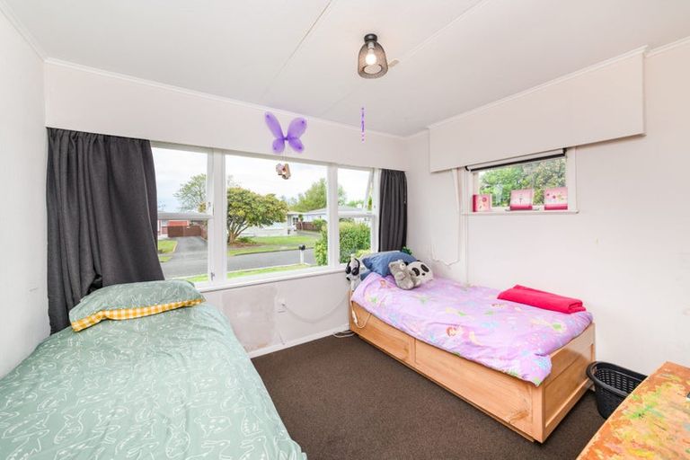 Photo of property in 22 Somerset Crescent, Highbury, Palmerston North, 4412