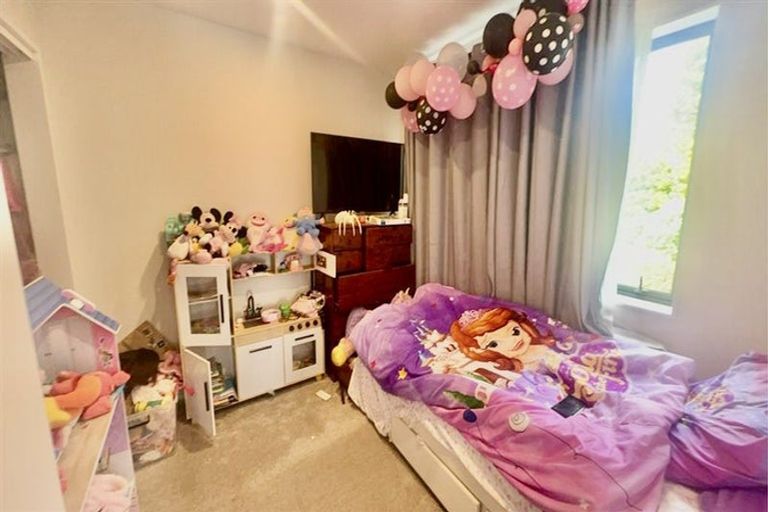 Photo of property in 28 Routley Drive, Glen Eden, Auckland, 0602