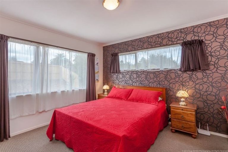 Photo of property in 1/15 Newington Road, Henderson, Auckland, 0612