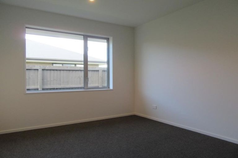 Photo of property in 50 Koura Drive, Rangiora, 7400