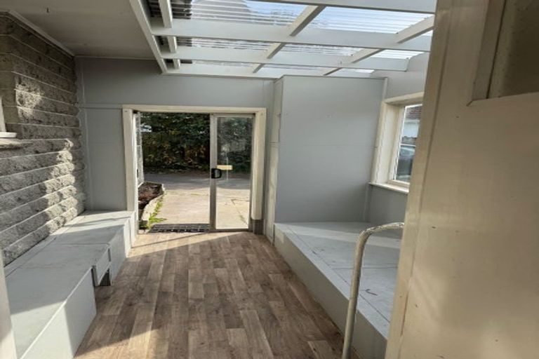 Photo of property in 2/124 Brookside Terrace, Bryndwr, Christchurch, 8053