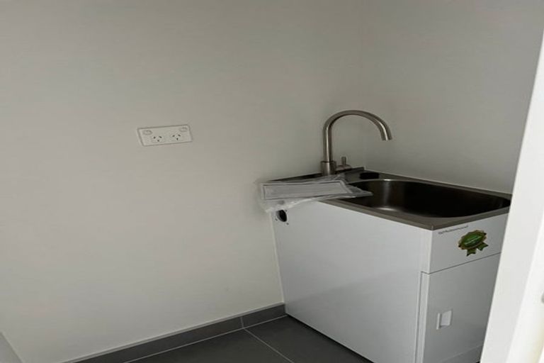 Photo of property in 36 Huri Street, Mangere Bridge, Auckland, 2022