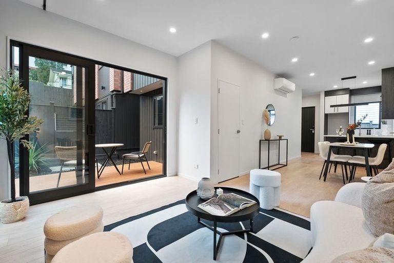 Photo of property in 73c Salamanca Road, Sunnynook, Auckland, 0620