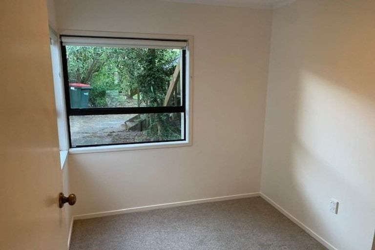 Photo of property in 3 Fayette Place, Te Atatu South, Auckland, 0610