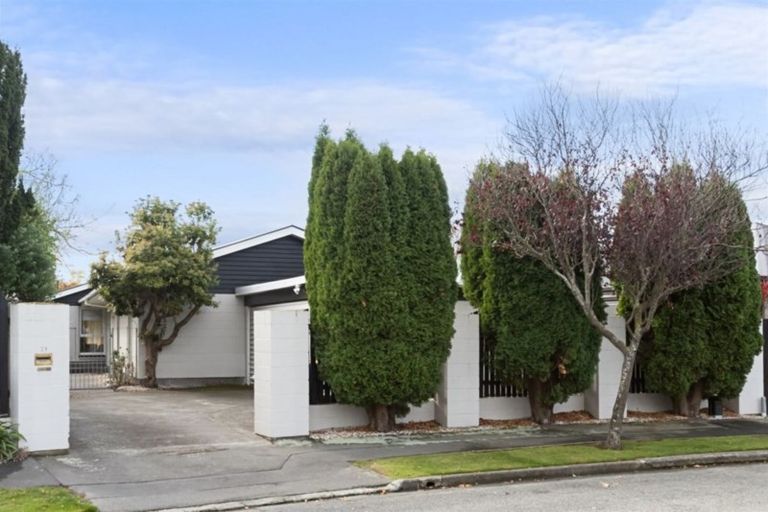 Photo of property in 21 Toorak Avenue, Avonhead, Christchurch, 8042