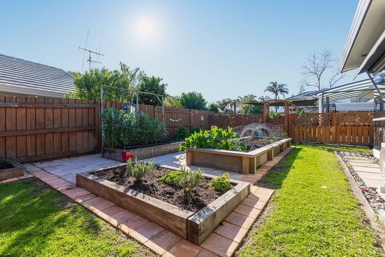 Photo of property in 5 Lucerne Place, Welcome Bay, Tauranga, 3112