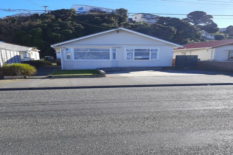 Photo of property in 37 Tauhinu Road, Miramar, Wellington, 6022