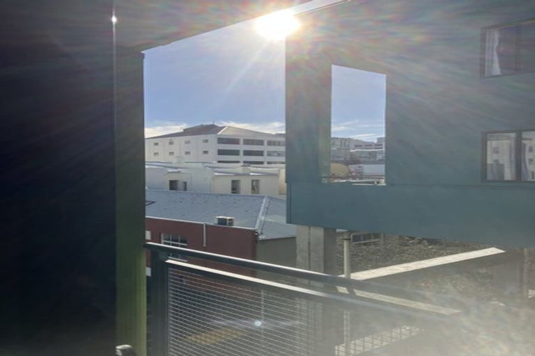 Photo of property in Dual Apartments, 401/142 Vivian Street, Te Aro, Wellington, 6011