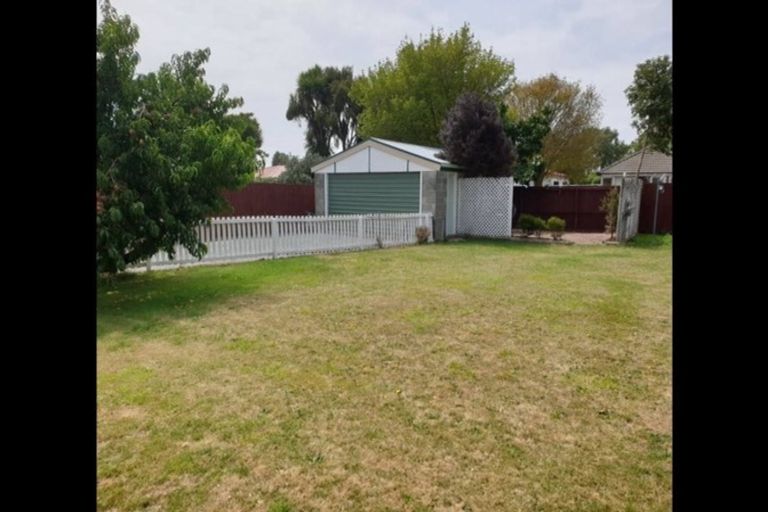 Photo of property in 64 Oakley Crescent, Hornby, Christchurch, 8042