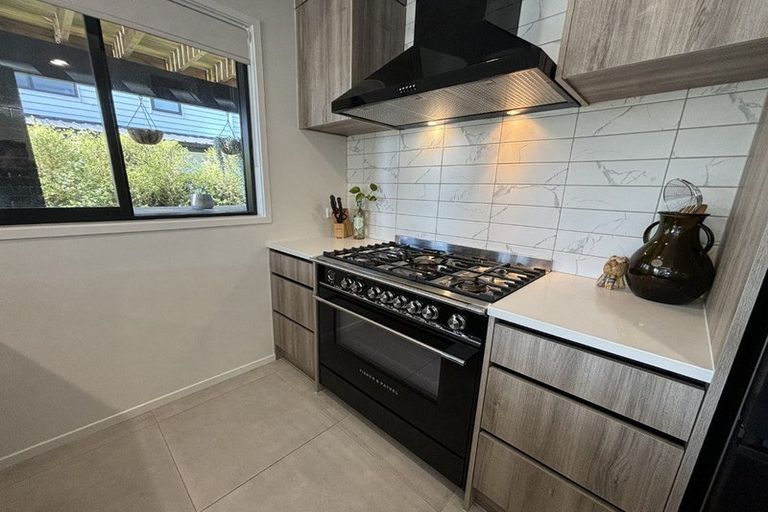 Photo of property in 16 Mutetai Road, Clarks Beach, 2122