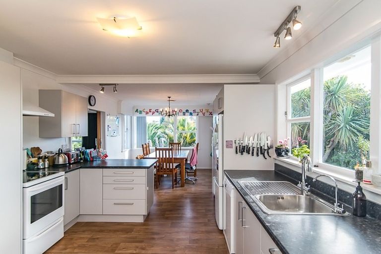 Photo of property in 6 Michael Road, Paraparaumu Beach, Paraparaumu, 5032