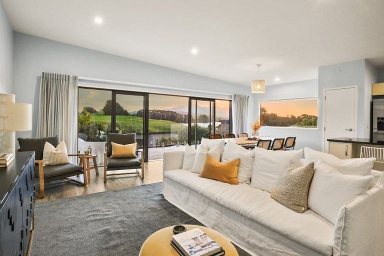 Photo of property in 28 Robertson Street, Raglan, 3225