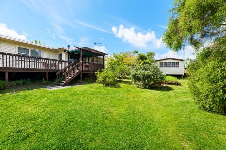 Photo of property in 9 Kaikoura Street, Henderson, Auckland, 0612