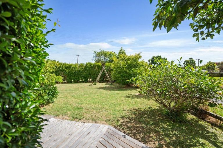 Photo of property in 140 Awaroa Road, Helensville, 0800