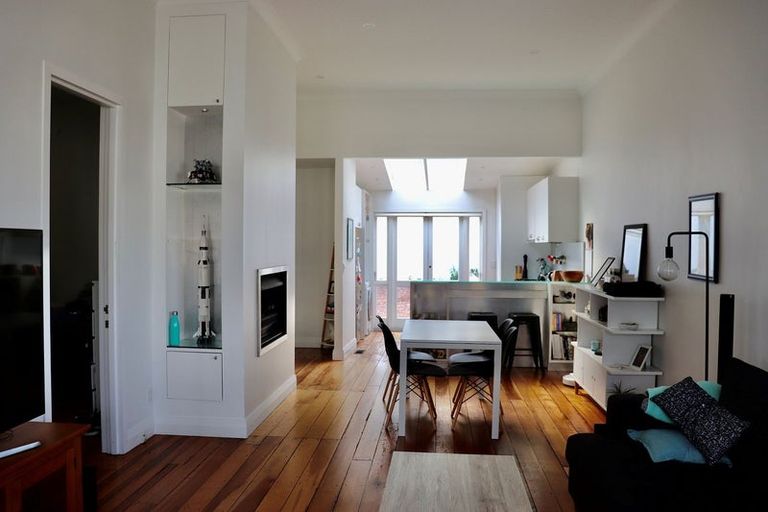 Photo of property in 22 Poplar Grove, Thorndon, Wellington, 6011