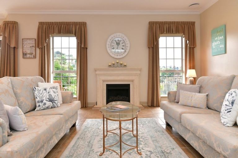 Photo of property in 5 Grovenor Drive, Orewa, 0931