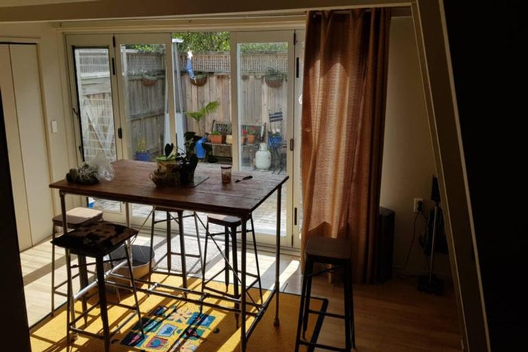 Photo of property in 11 Odin Place, Beach Haven, Auckland, 0626